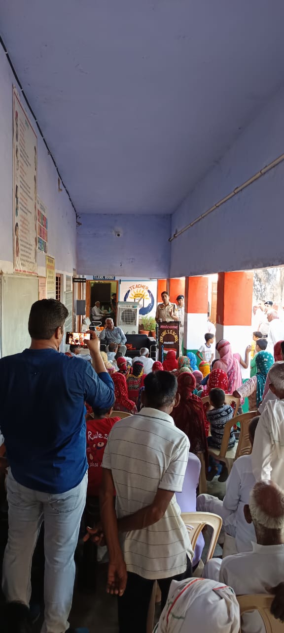 DSP visited the village and made the villagers aware about drug abuse, traffic rules and cyber crime.